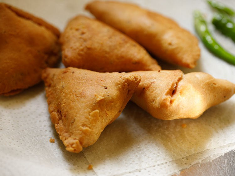 How To Make Delicious and Crispy Samosa